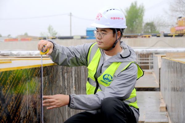 工作中的王方正